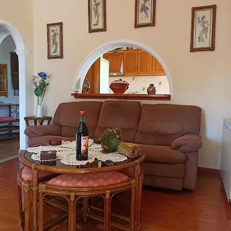 Iren Apartment Ýpsos