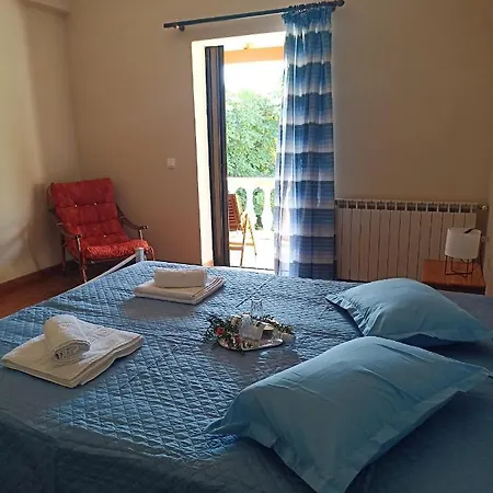 Iren Apartment *